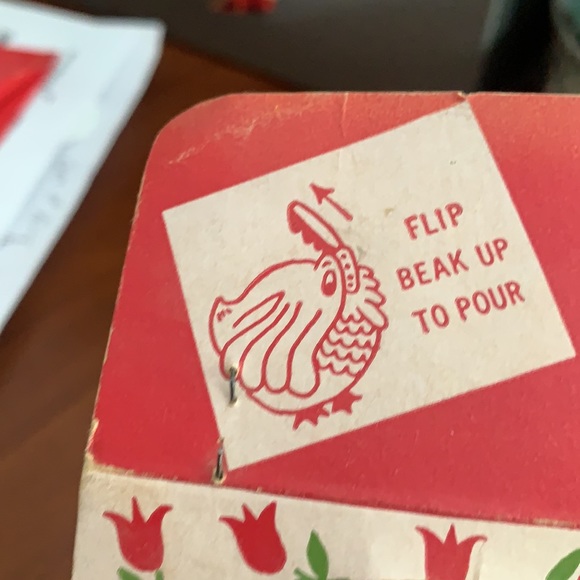 Chick-a- dee salt and pepper shakers made by Minerware Vintage - Picture 3 of 4